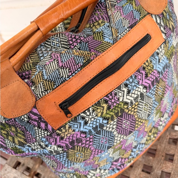 Leather embroidered Huipil bag - Picture 6 of 9